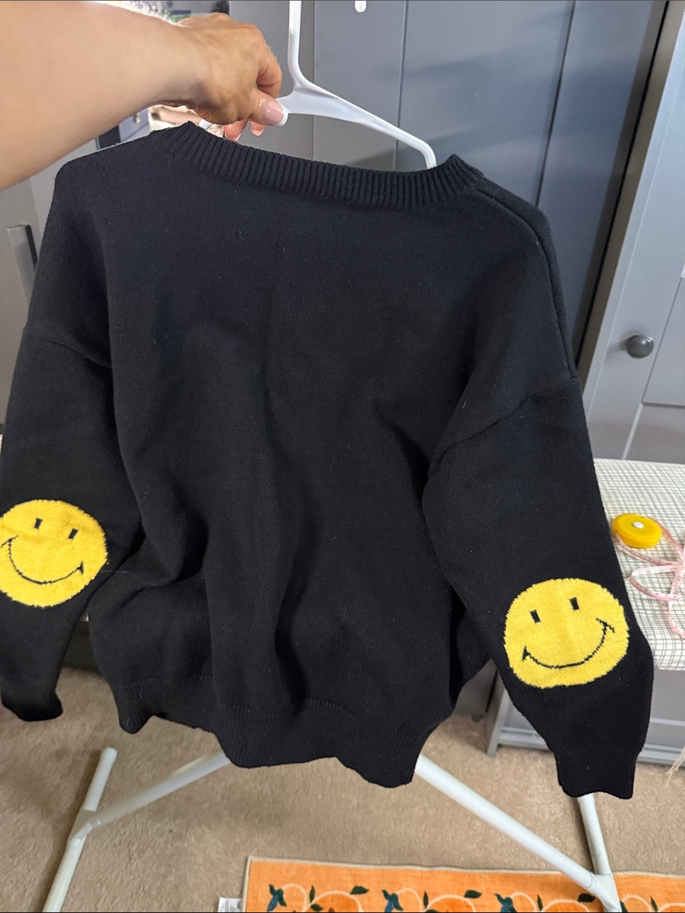 Wanna B oversized smiley sweater
